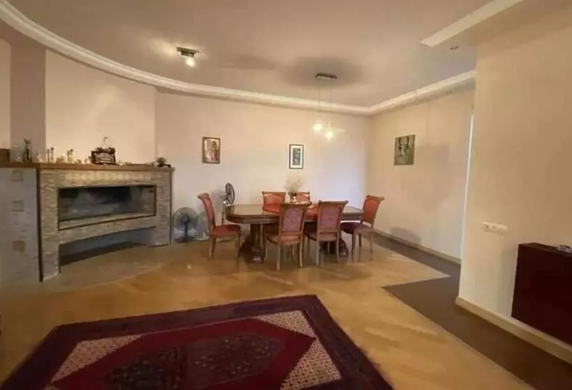 پانسیون Monument Guesthouse