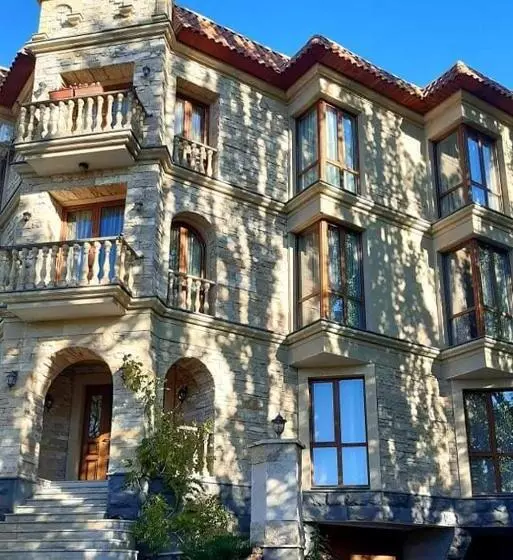 پانسیون Monument Guesthouse
