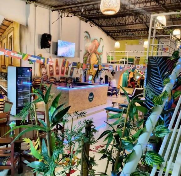 ペンション The Mural Hostel Bogotá