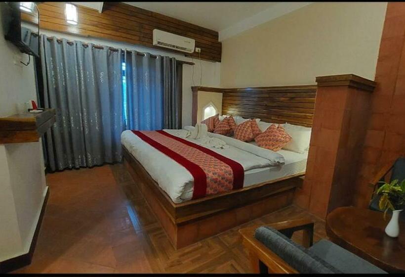 Royal Tiger Luxury Resort 4 Star