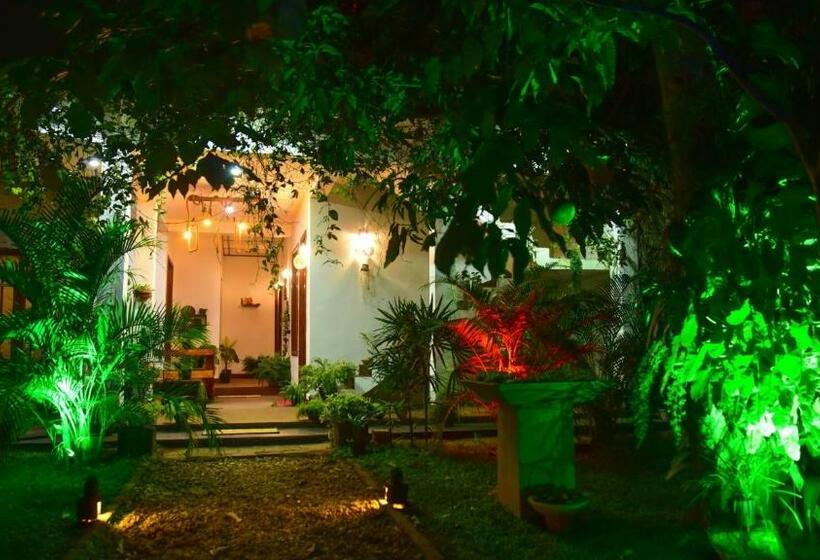 Bed and Breakfast Menara Green Inn