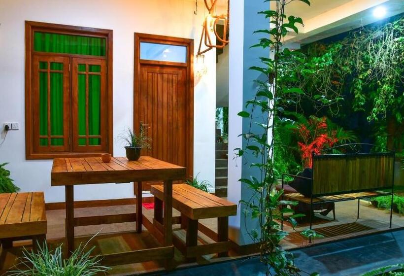 Bed and Breakfast Menara Green Inn