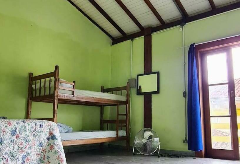 Girassol Hostel By Katita