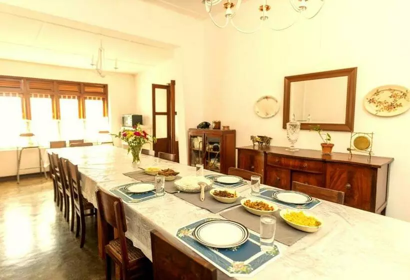 Hotel Agra Kandy