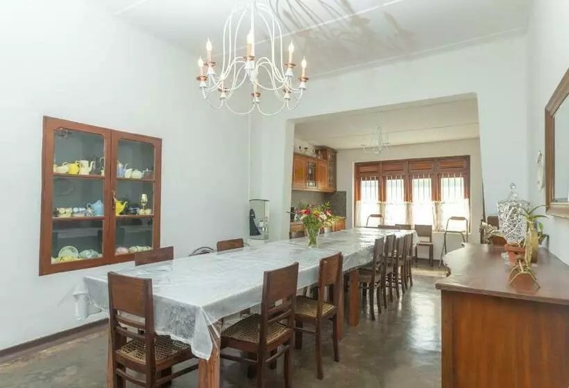 Hotel Agra Kandy