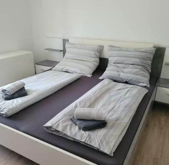 ホテル Ryan Apartament