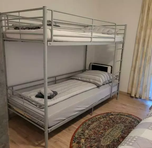 ホテル Ryan Apartament