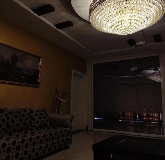 پانسیون Sunrise Rest House