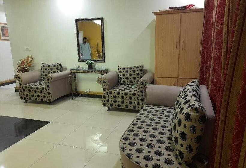 پانسیون Sunrise Rest House