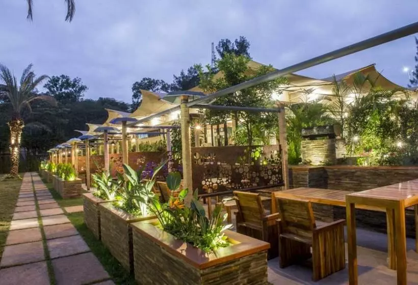 هتل Boulevard Nairobi, City Centre Cbd