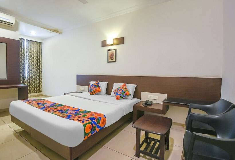 Fabhotel White Clouds