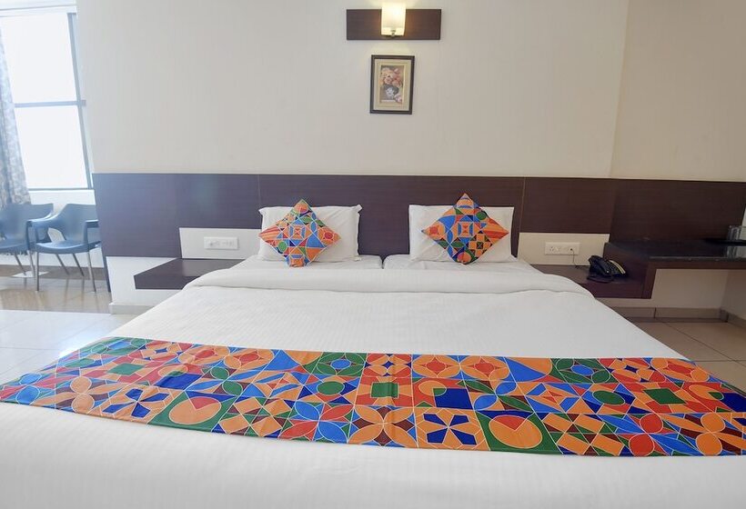 Fabhotel White Clouds