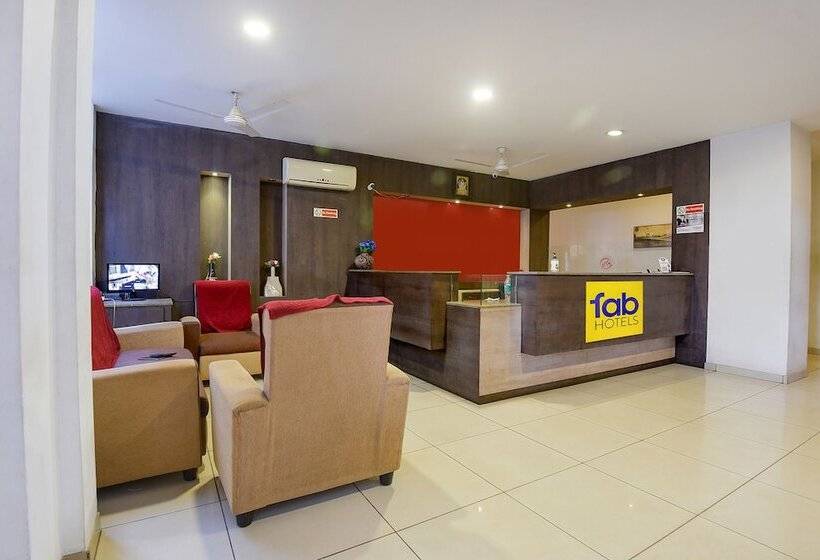 Fabhotel White Clouds