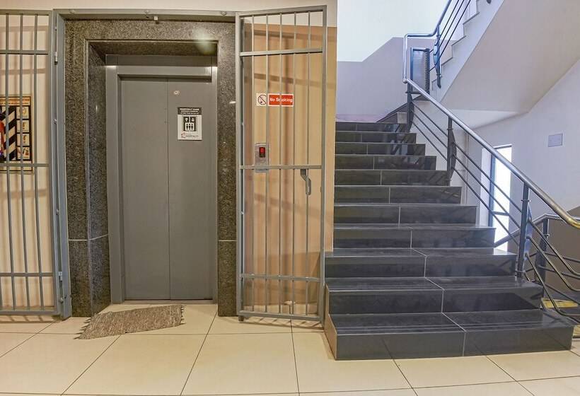 Fabhotel White Clouds