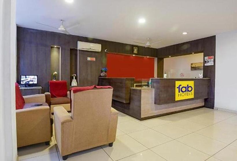 Fabhotel White Clouds