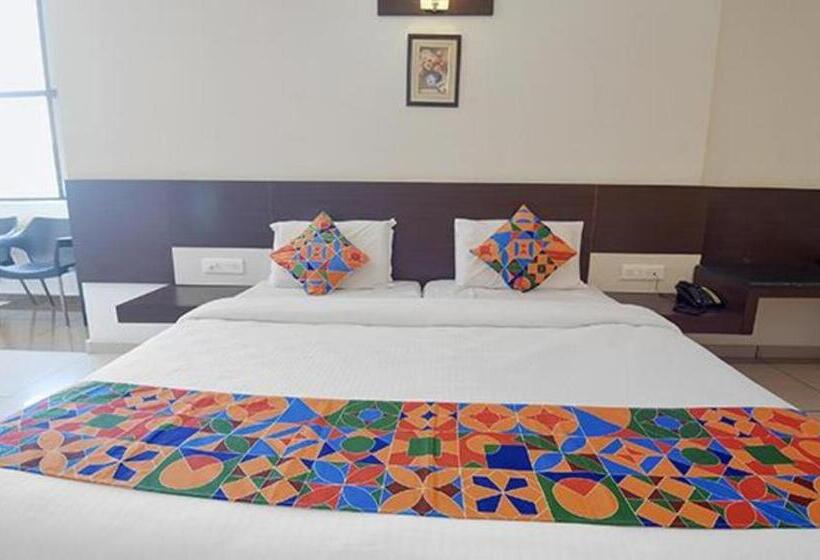 Fabhotel White Clouds