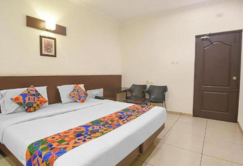 Fabhotel White Clouds