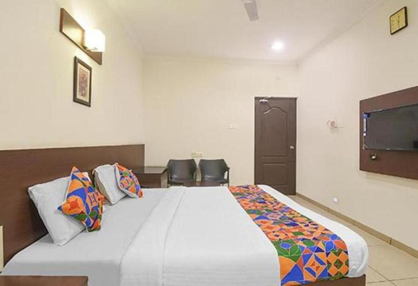 Fabhotel White Clouds