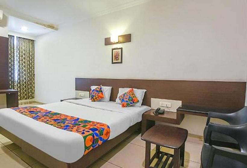 Fabhotel White Clouds