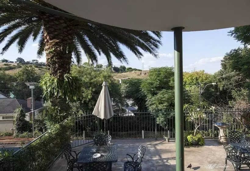 Bed and Breakfast Agterplaas Guesthouse Pty Ltd