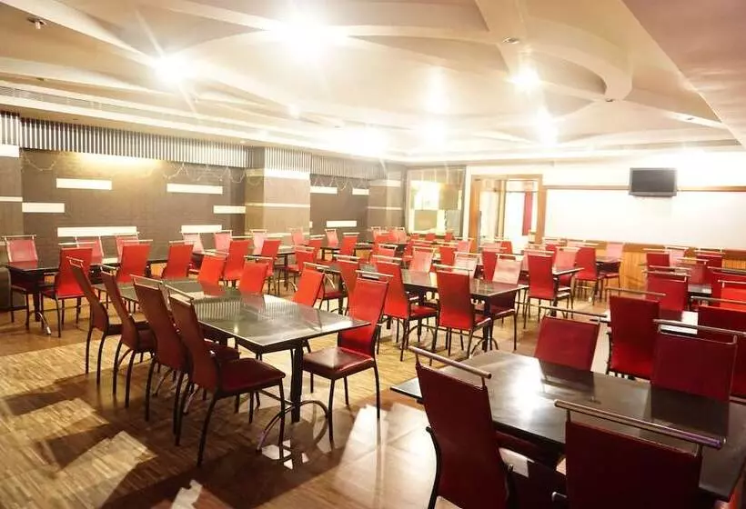 هتل Annai Residence