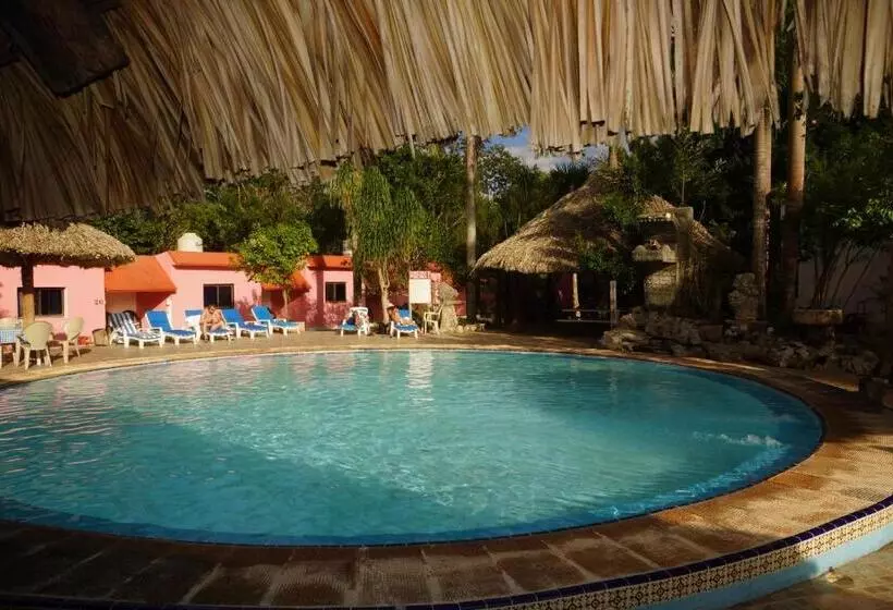 هتل Doralba Inn Chichen