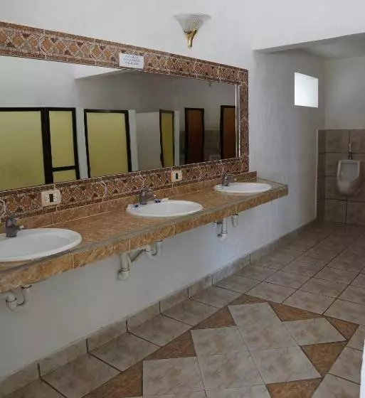 هتل Doralba Inn Chichen