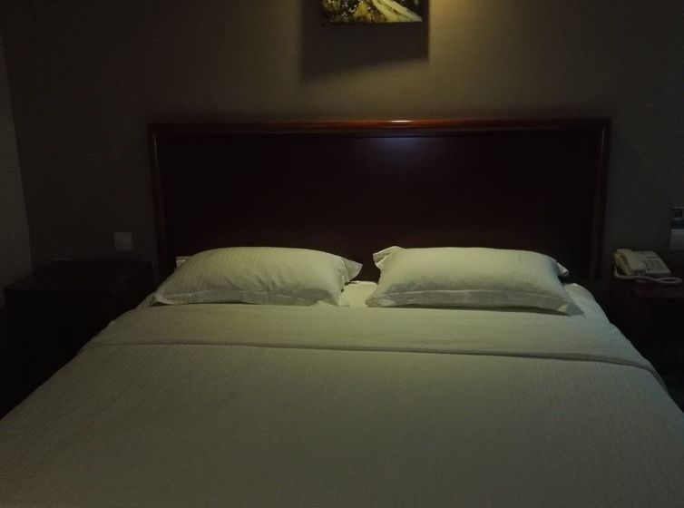 فندق Greentree Inn Wuhan Wuchang Railway Station Business