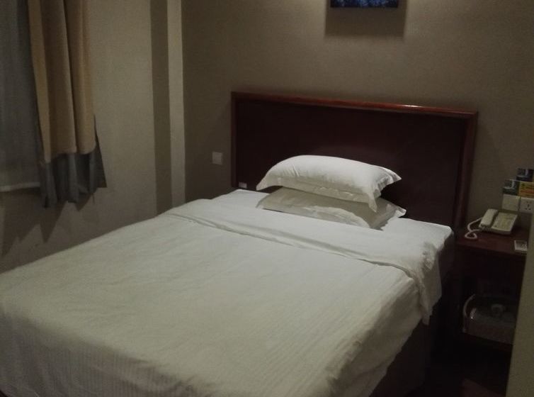 فندق Greentree Inn Wuhan Wuchang Railway Station Business