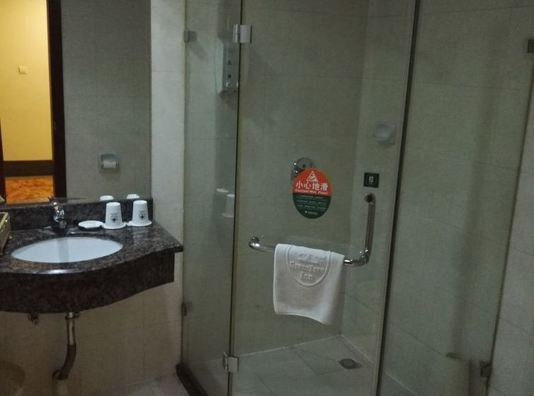 فندق Greentree Inn Wuhan Wuchang Railway Station Business