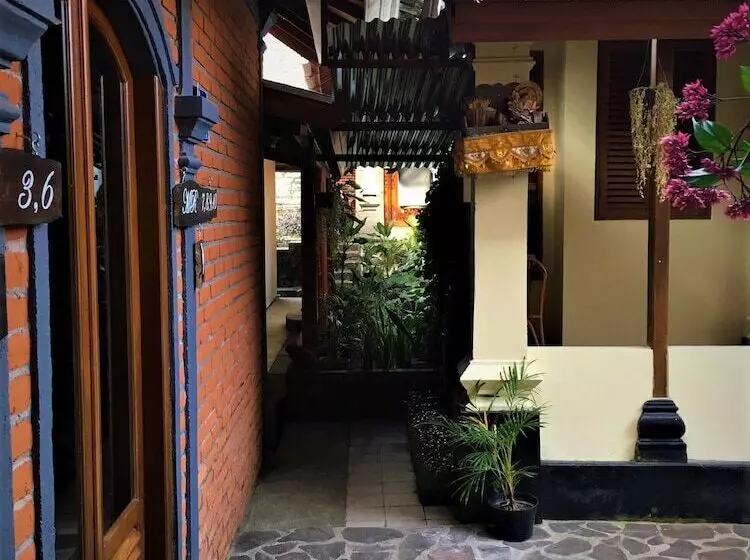 호텔 Made Oka Homestay And Warung