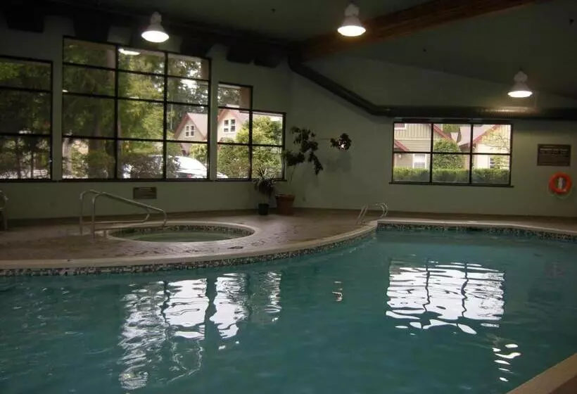 هتل Oceanside Village Resort