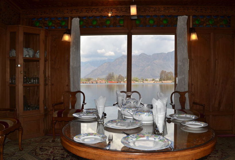 בית מלון כפרי Peacock Houseboats