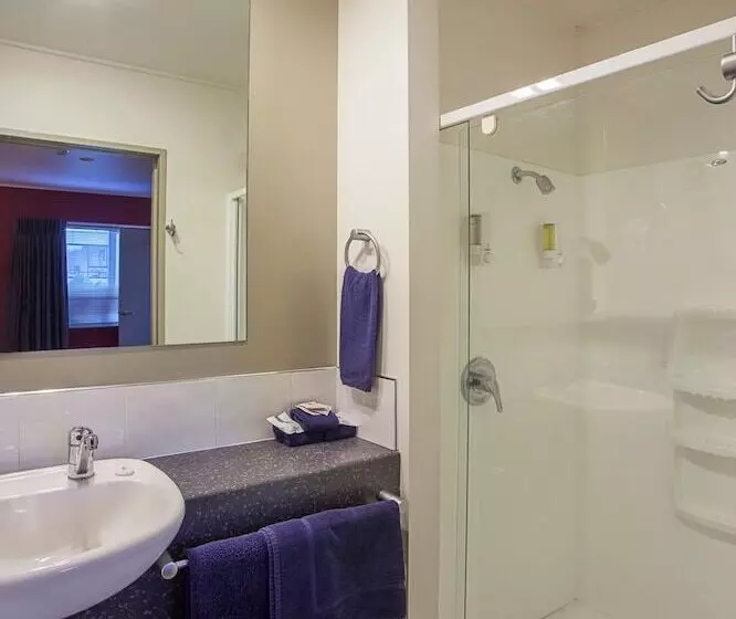 مُتل Landmark Manor