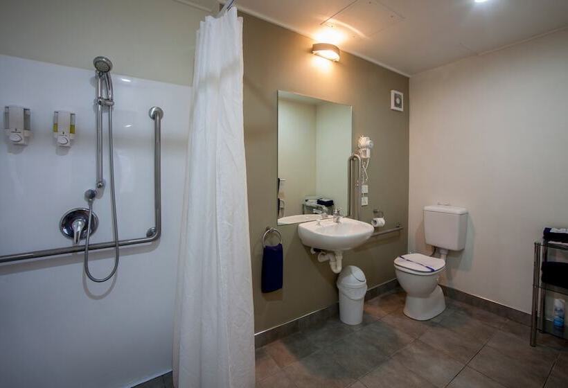 فندق على الطريق Landmark Manor