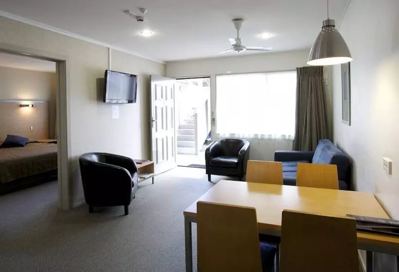 مُتل Landmark Manor