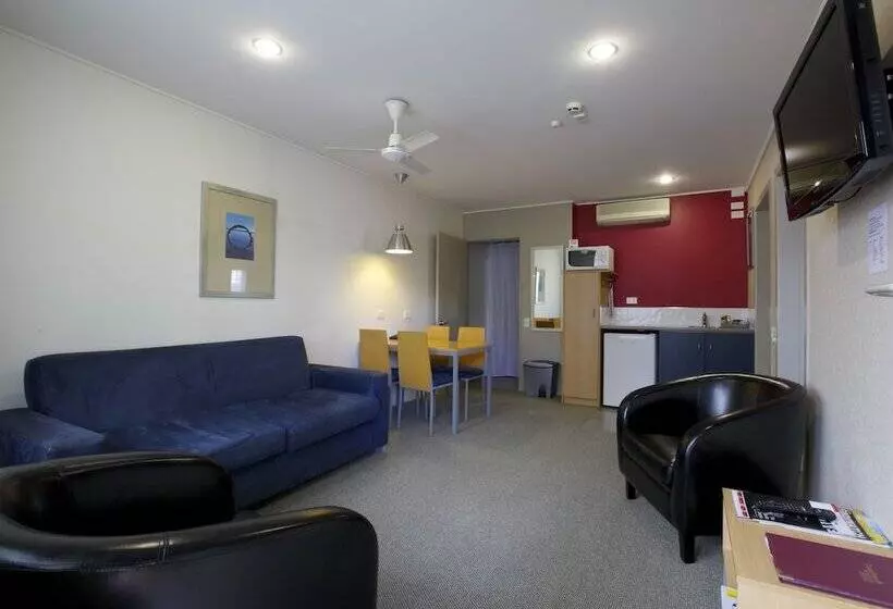 مُتل Landmark Manor