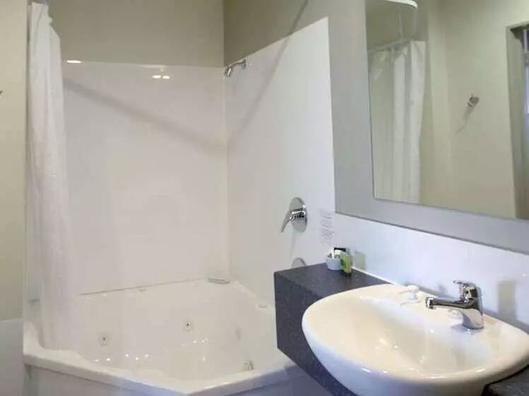 مُتل Landmark Manor