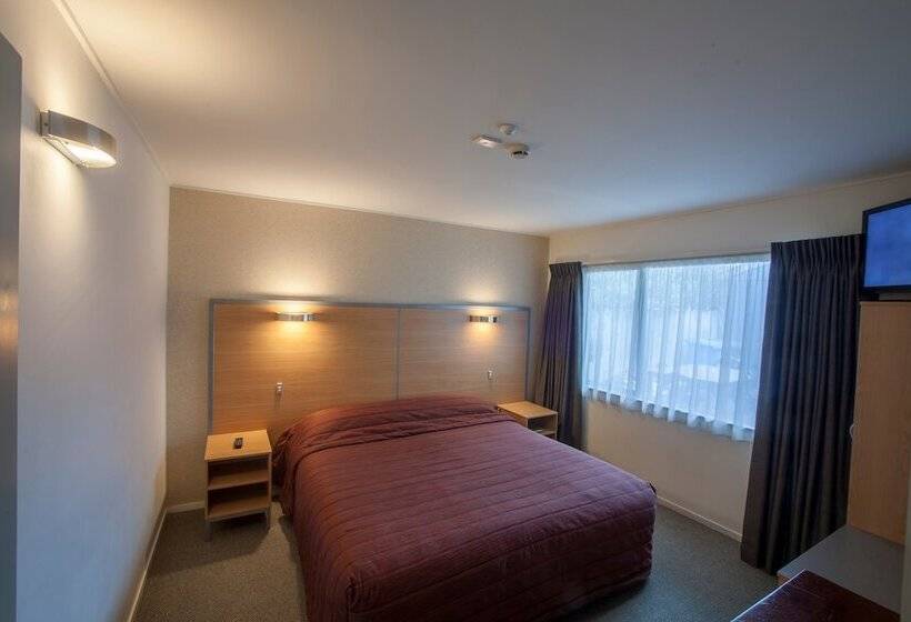 فندق على الطريق Landmark Manor