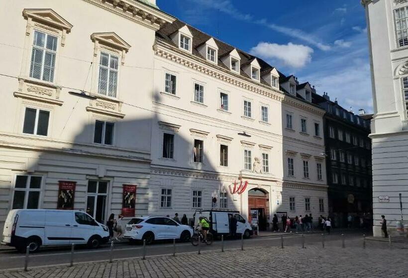 هاستل Palais Elegance Wien