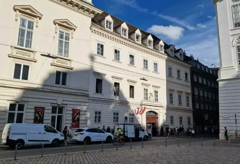 هاستل Palais Elegance Wien