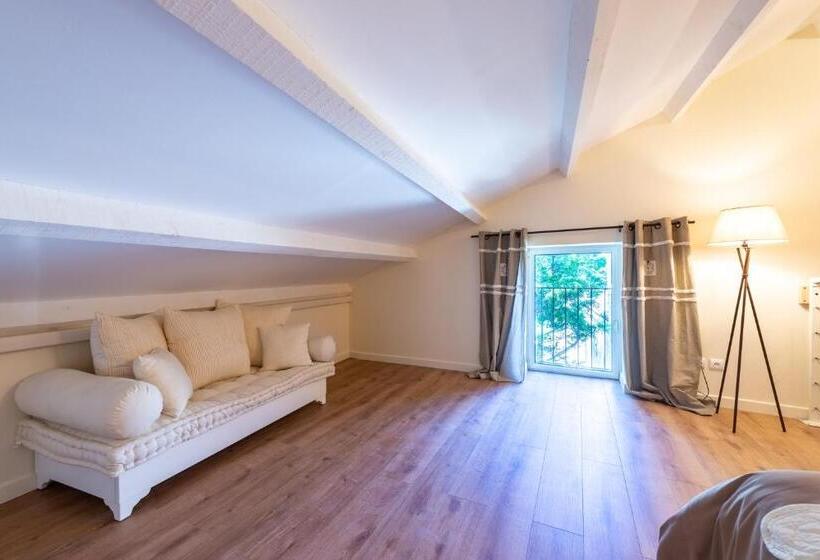 住宿加早餐  Maison D Hôtes Les Caroubiers