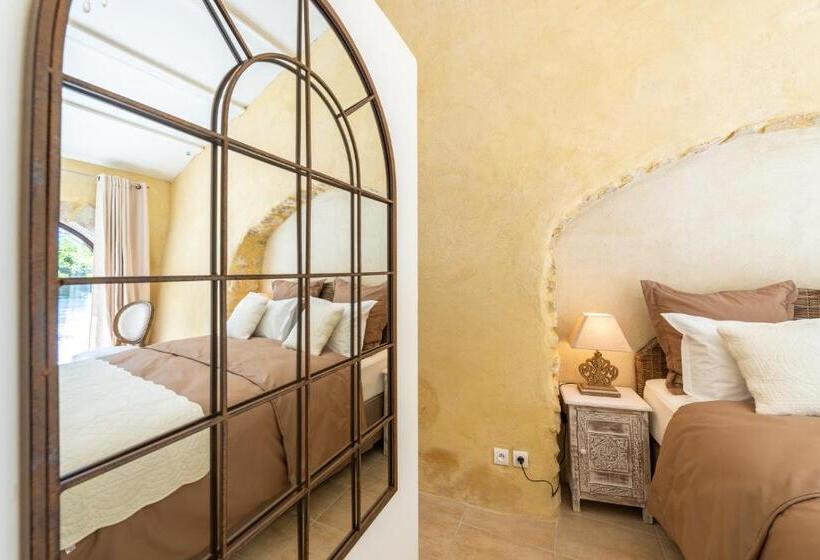 住宿加早餐  Maison D Hôtes Les Caroubiers