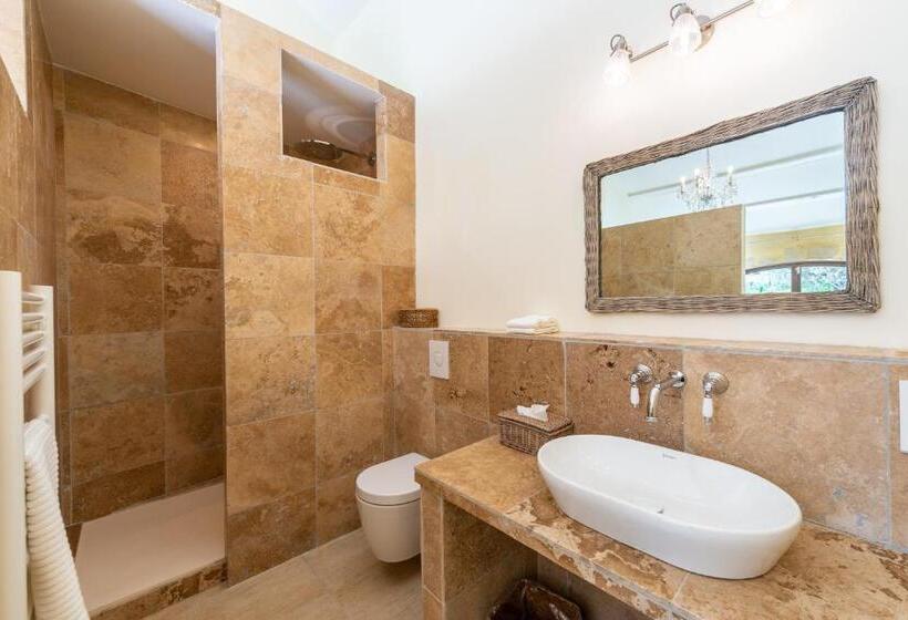 住宿加早餐  Maison D Hôtes Les Caroubiers