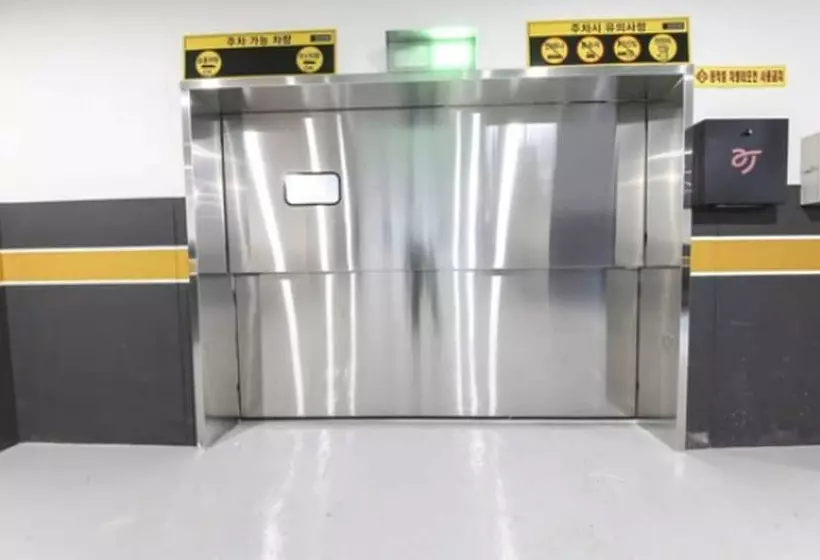 City Hotel The Busan Metro