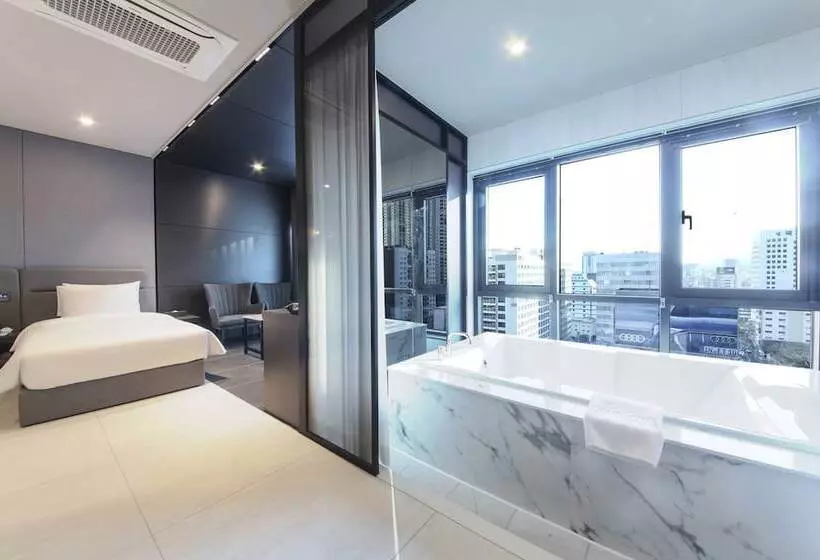 City Hotel The Busan Metro