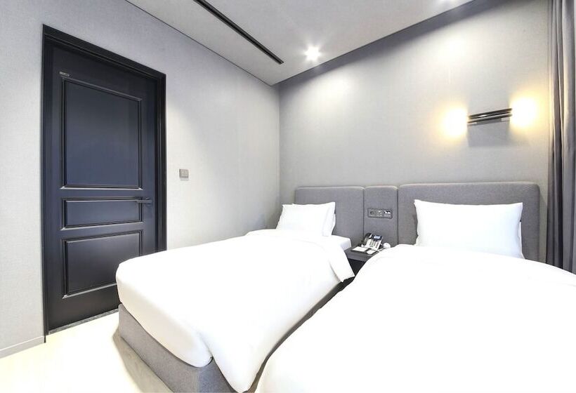 City Hotel The Busan Metro