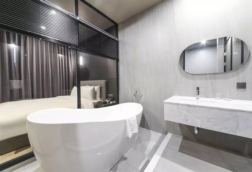 City Hotel The Busan Metro