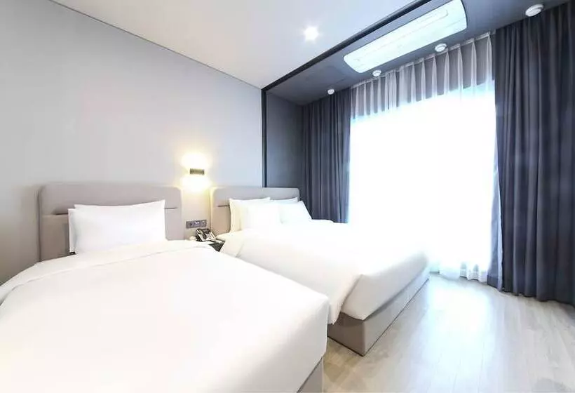 City Hotel The Busan Metro