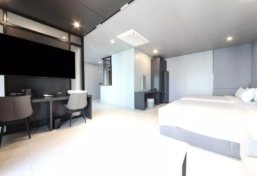 City Hotel The Busan Metro